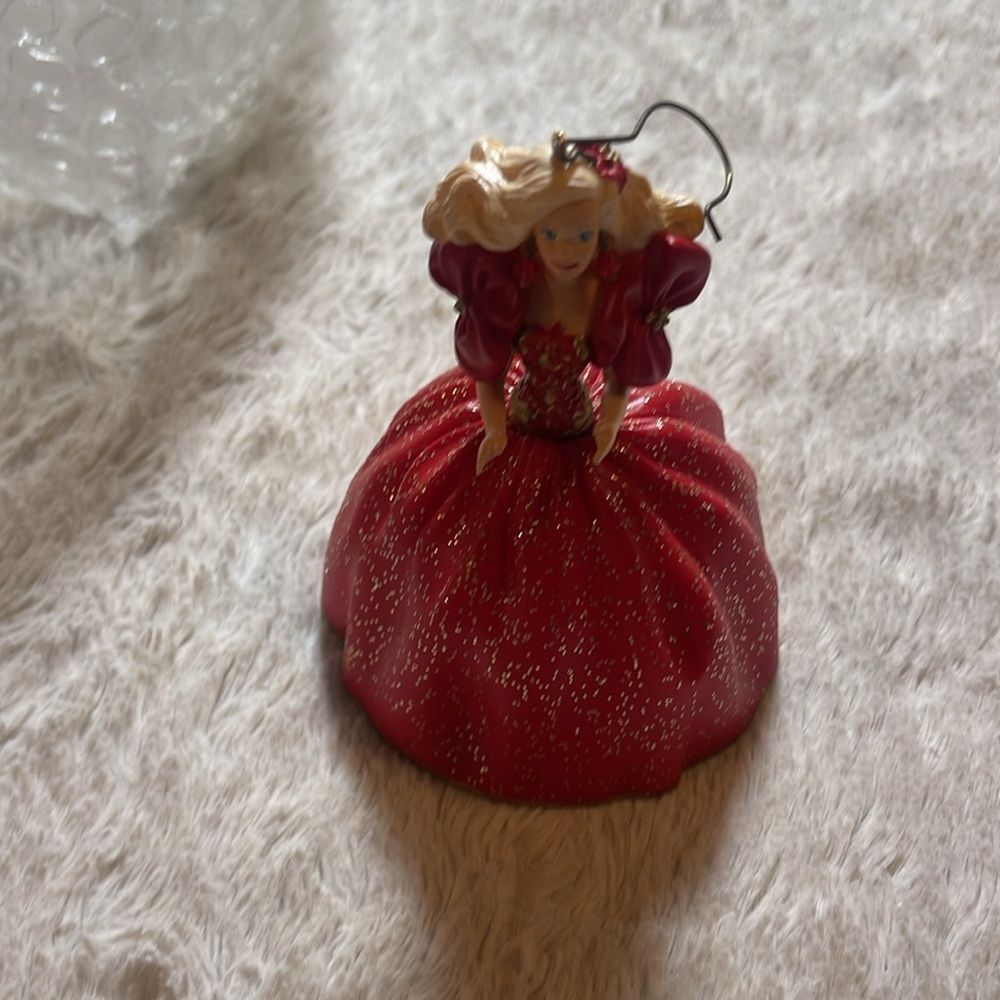 Barbie Collector's Series Red Ornament 1993 - Picture 5 of 5